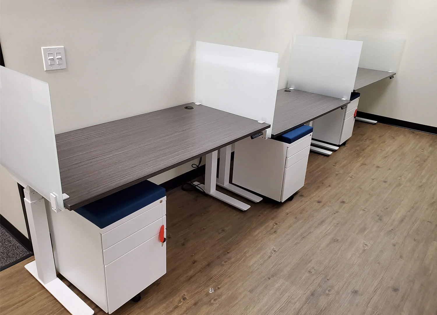 Think Desk Straight (sit to stand) - Pod of 4 - Image 7