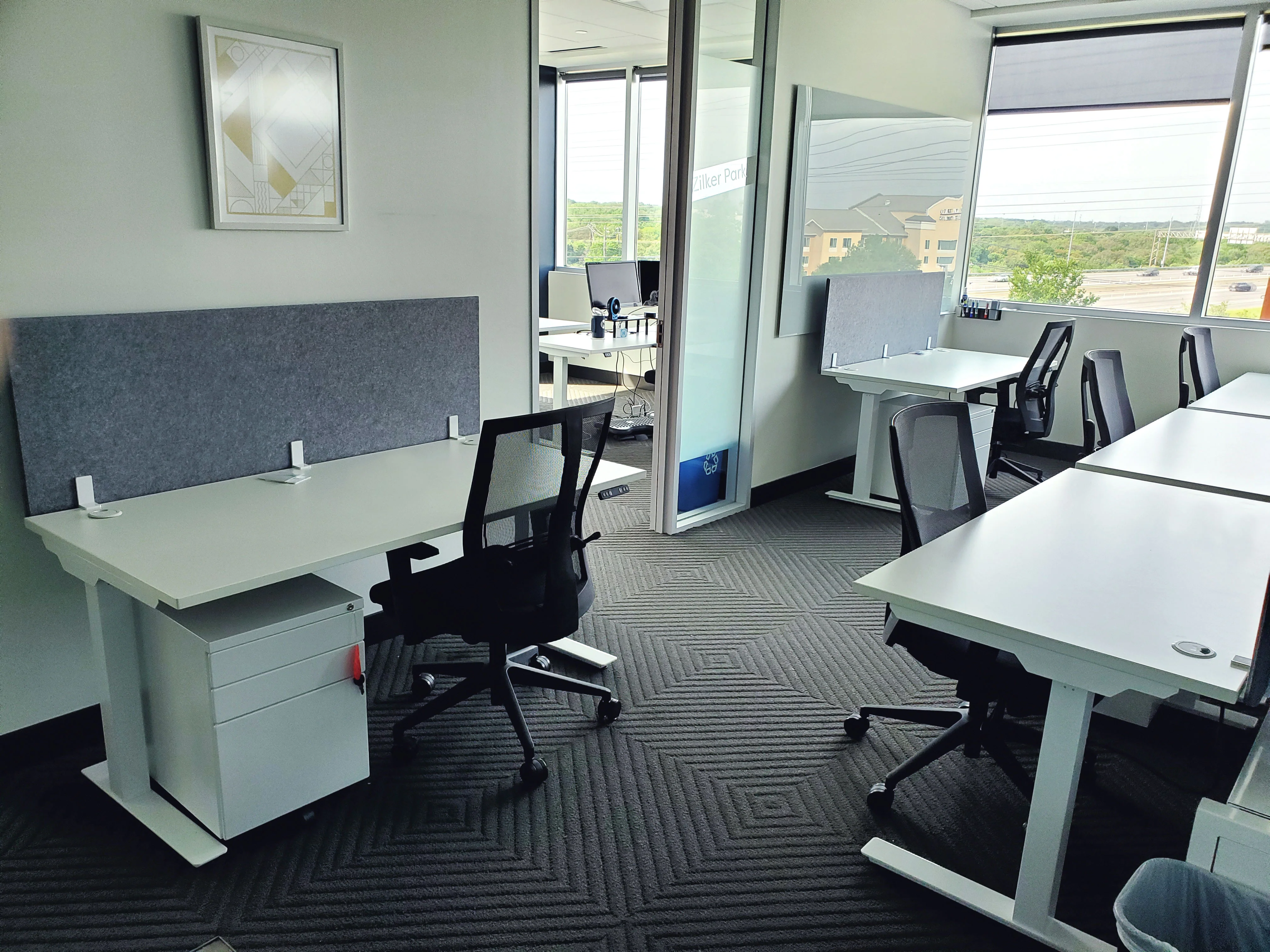 Think Desk Straight (sit to stand) - Pod of 6 - Image 7