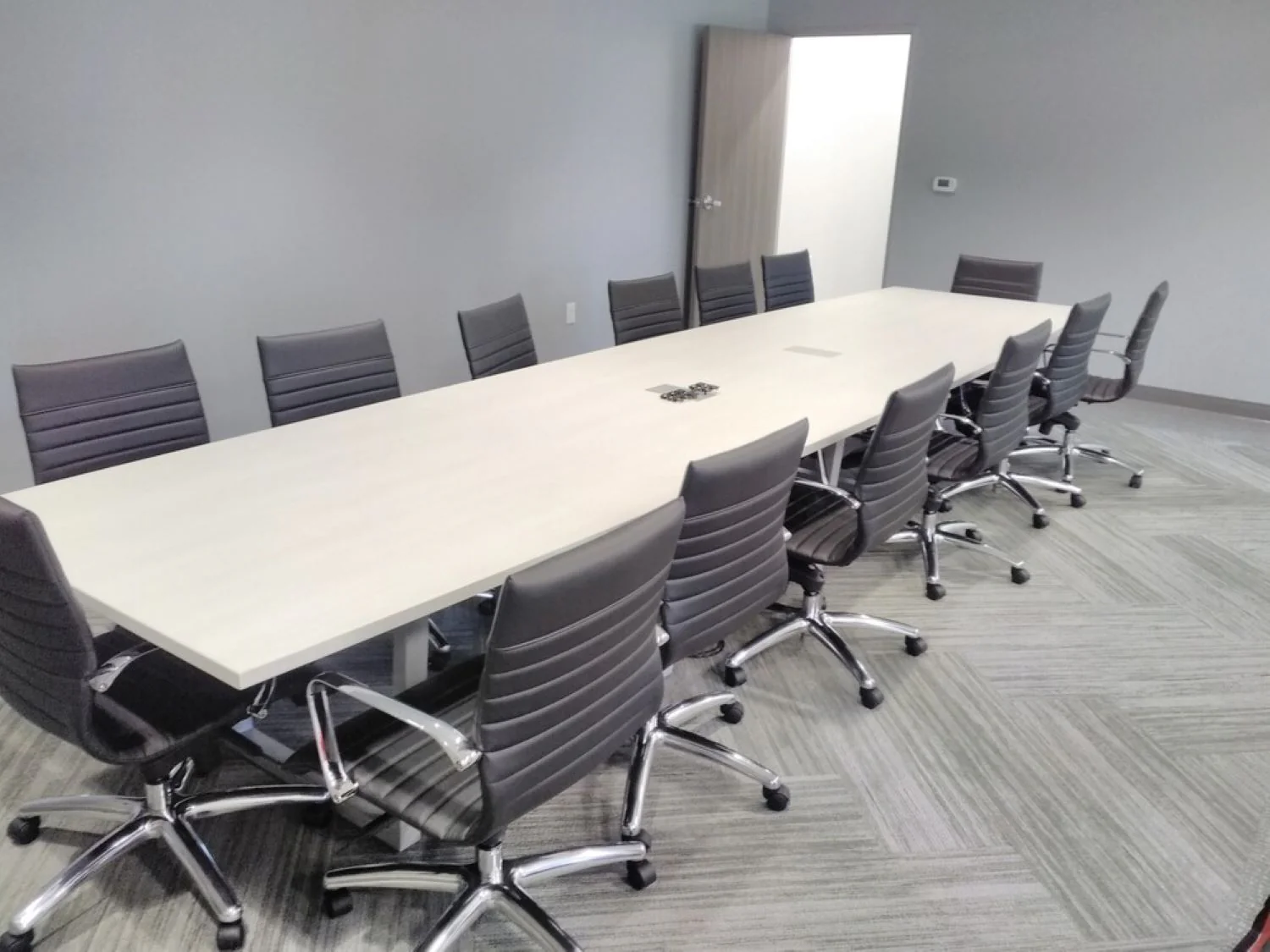 Luxe Conference Tables Series - Image 5