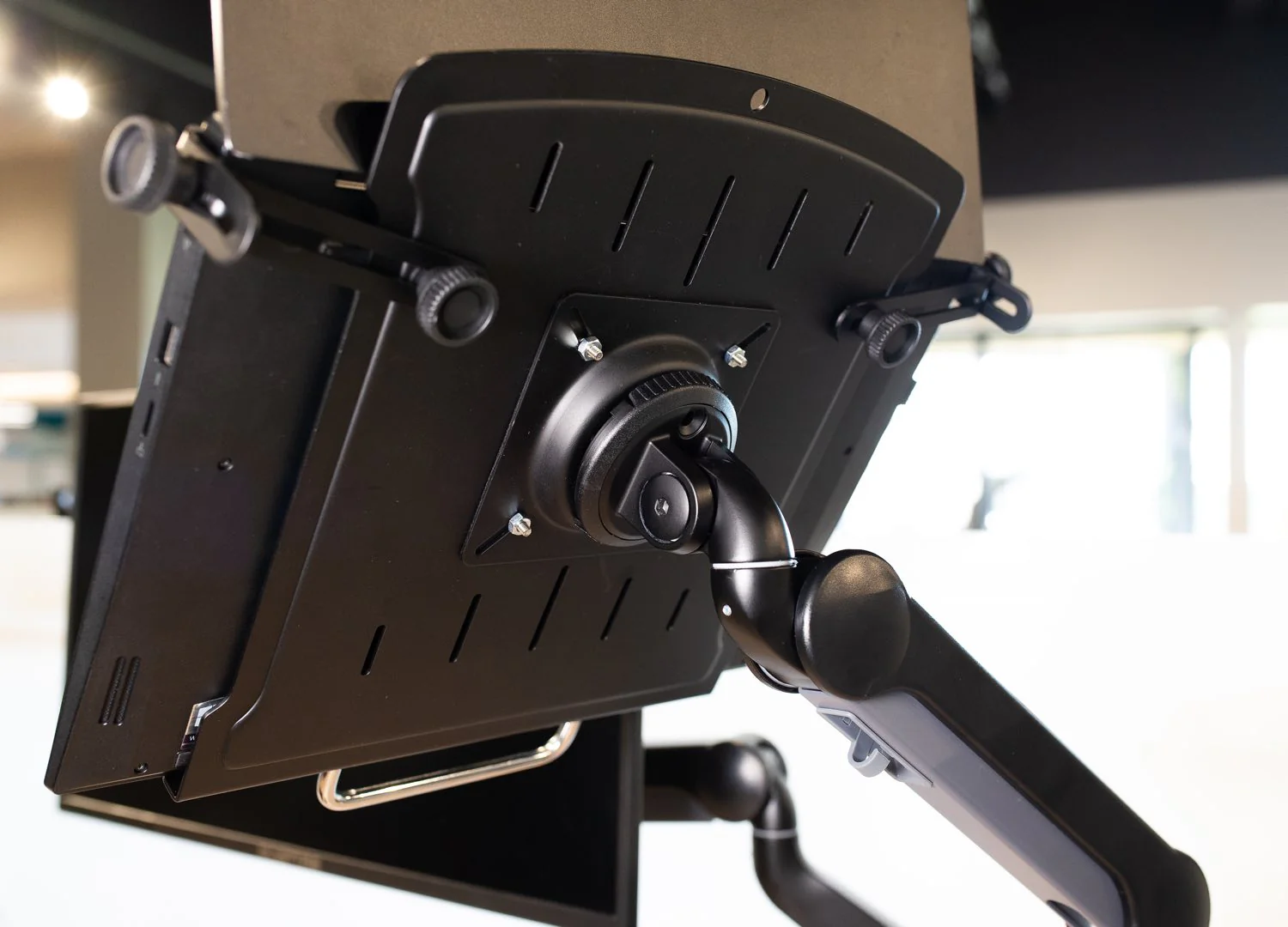 Series II Monitor Arm - Image 10
