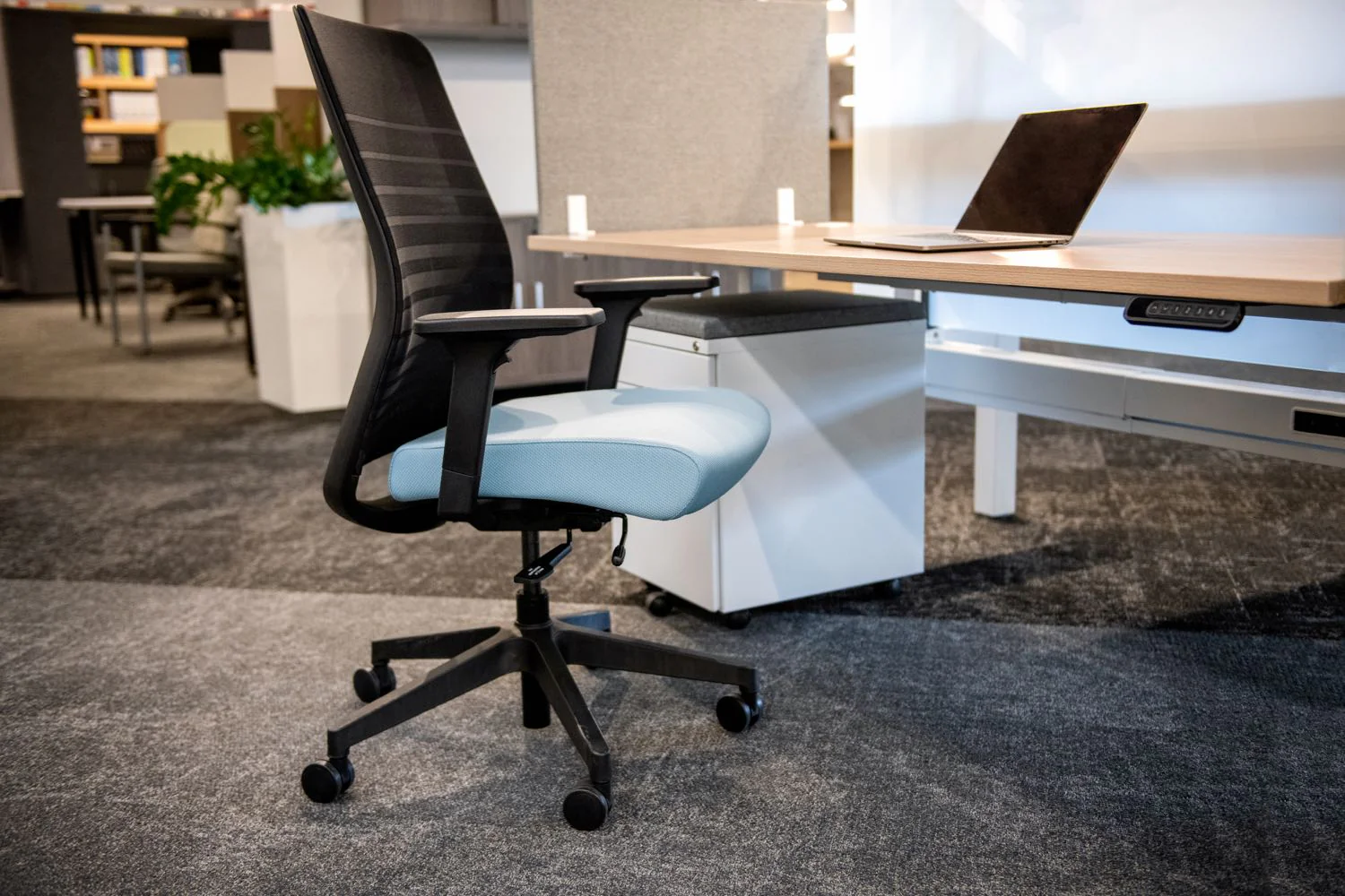 Vienta Task Chair - Image 2