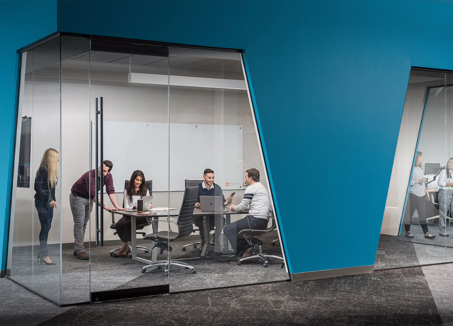 Wayfinder High-Back Conference Chair - Image 7